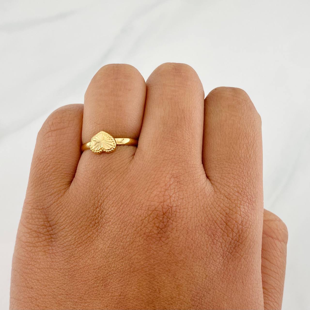 Anillo Corazon Diamantado 0.8g / T7 1/2 Oro Amarillo 18K