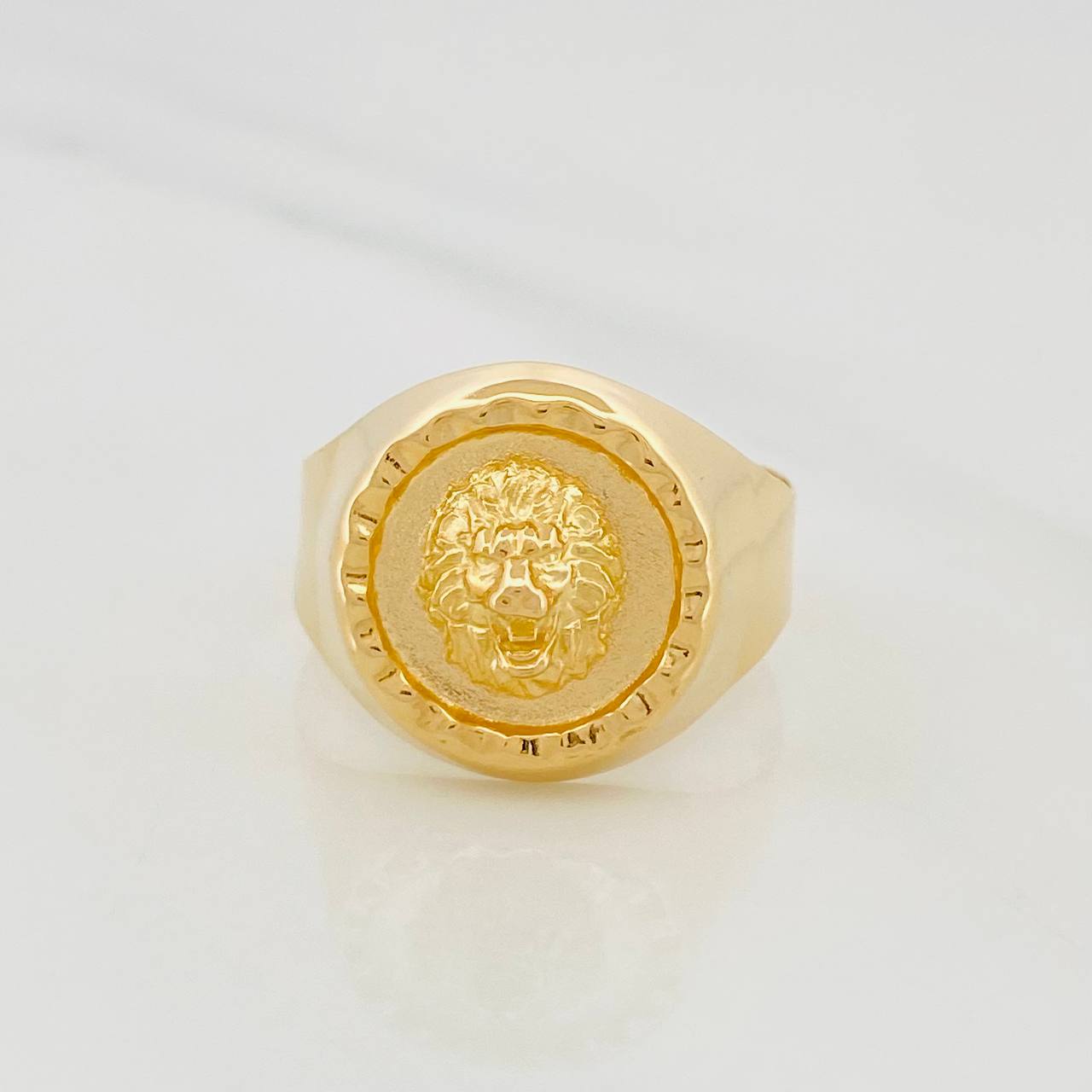 Anillo Sello Bordeado Leon 4.2g / T9 1/2 Oro Amarillo 18K
