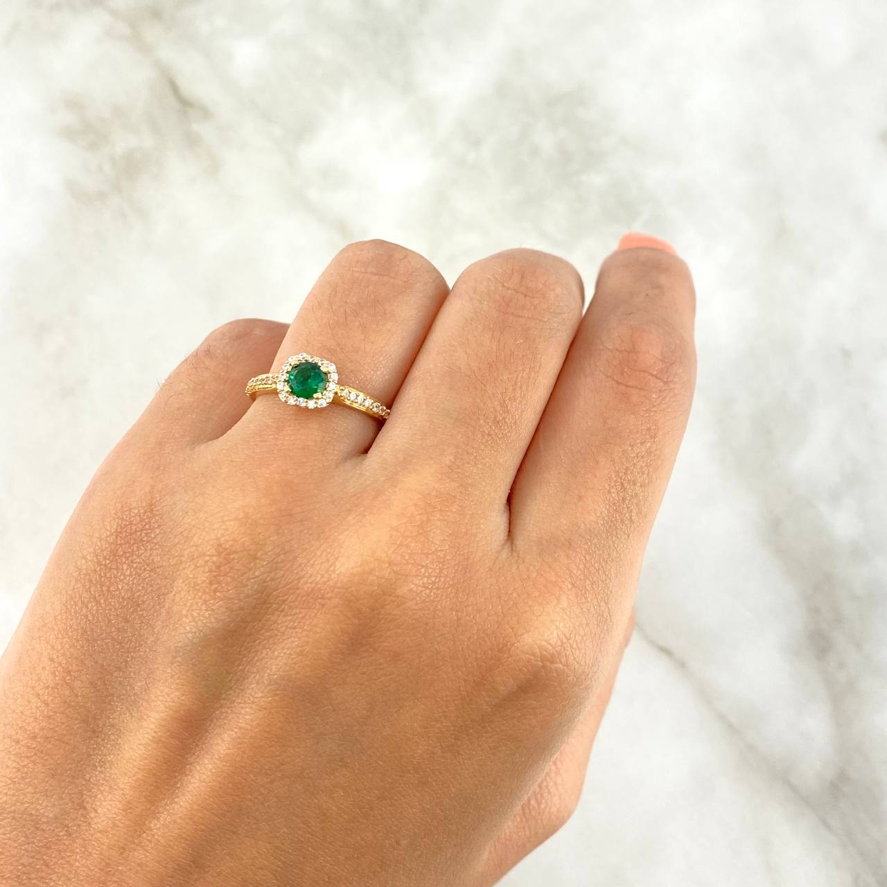 Anillo Solitario Halo 2.1gr / T5 1/2 / Circones Blancos-Verdes Oro Amarillo