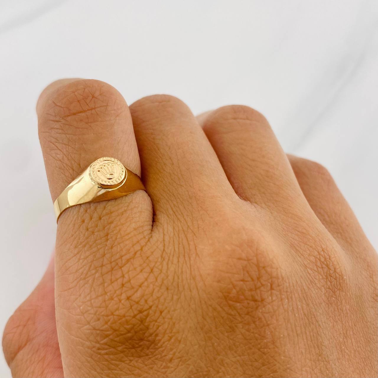 Anillo Sello Corona 1.75g / T8 1/2 Oro Amarillo 18K