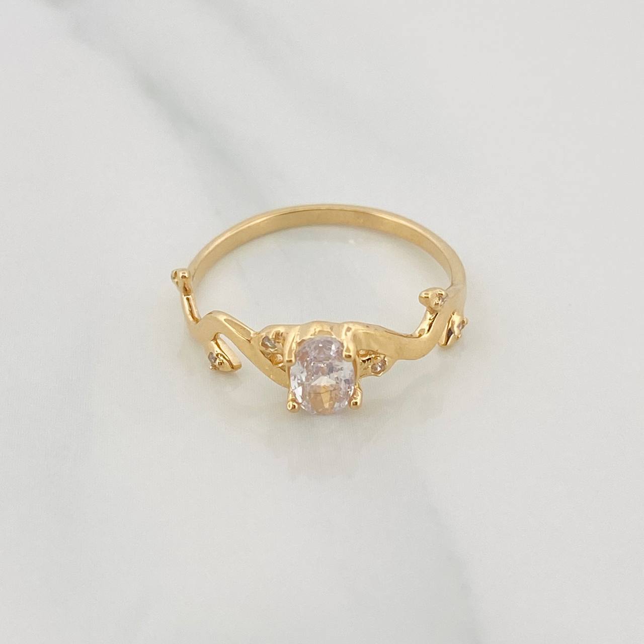 Anillo Ramas Curvas 2.1g / T7 1/2 Oro Amarillo 18K