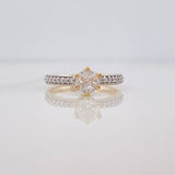 Anillo Solitario Churumbela 2.75g / T6 1/2 Dos Oros Amarillo Blanco 18K