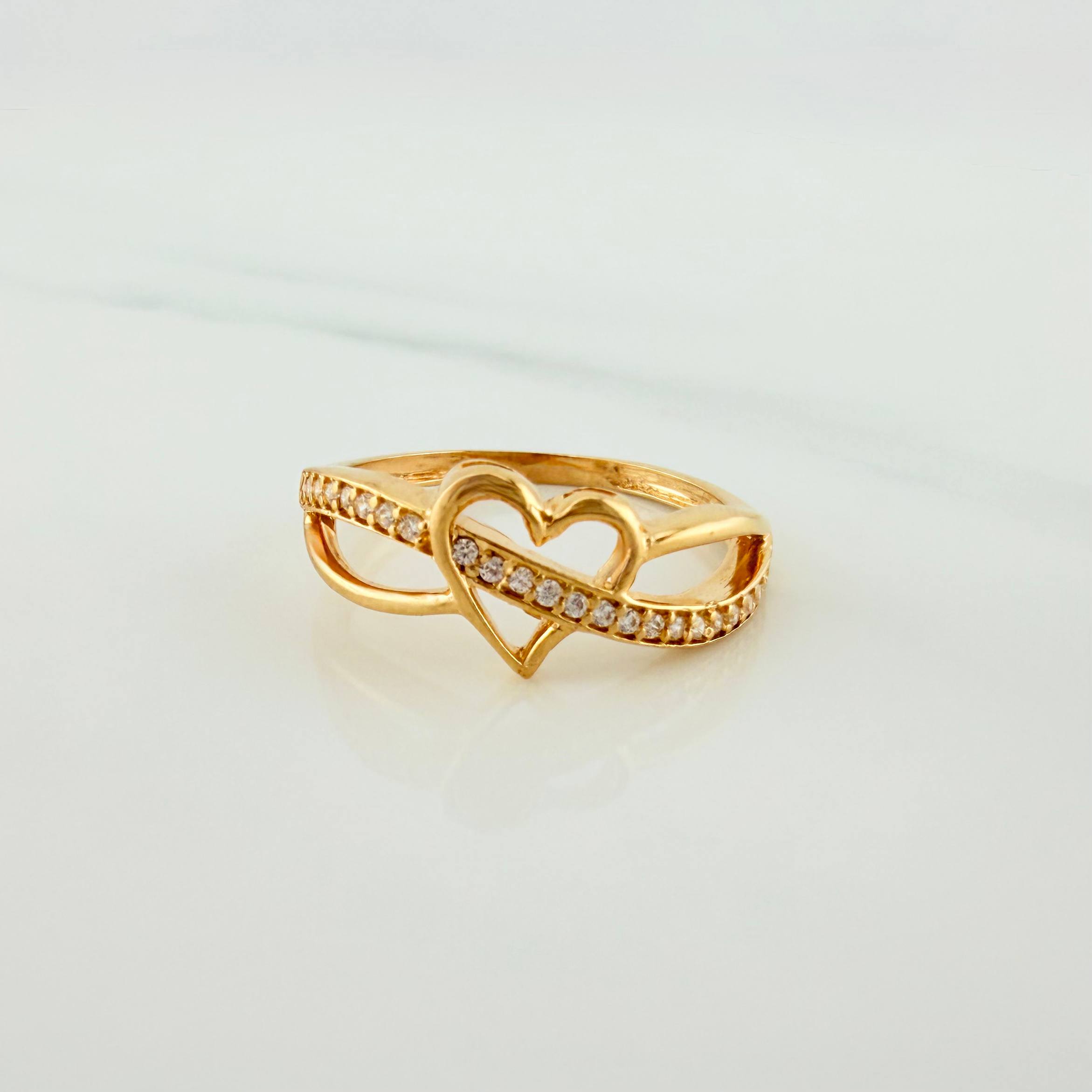 Anillo Silueta Corazón 2.4g / T7 1/4 Oro Amarillo 18K