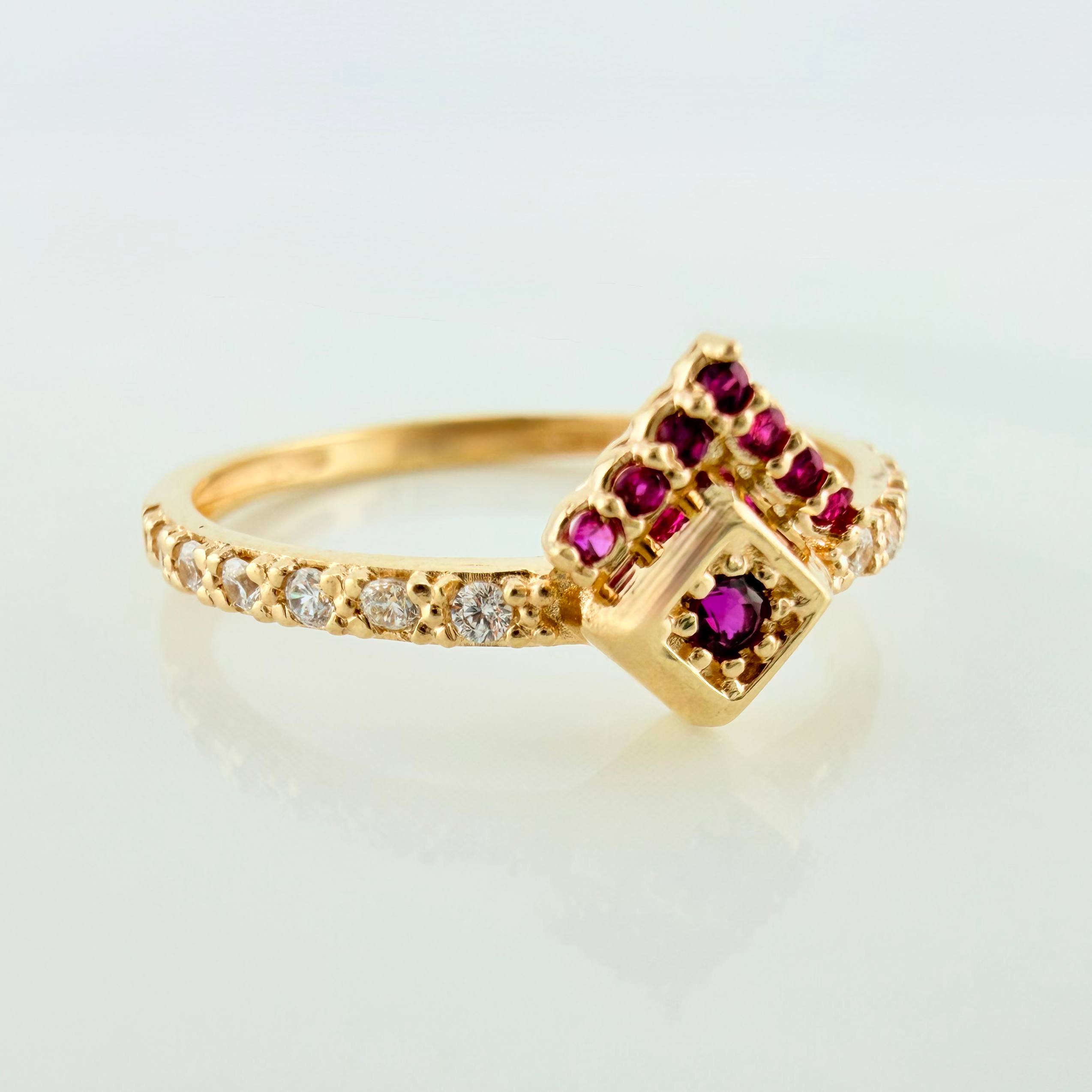 Anillo Rombo 1.75g / T6 1/2 Oro Amarillo 18K