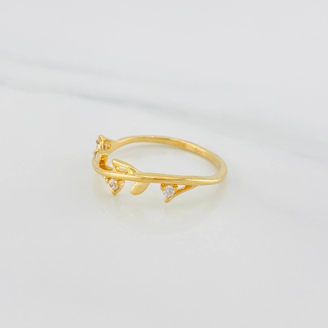 Anillo Ramillete Hojas 1.5g / T5 1/4 Oro Amarillo 18K