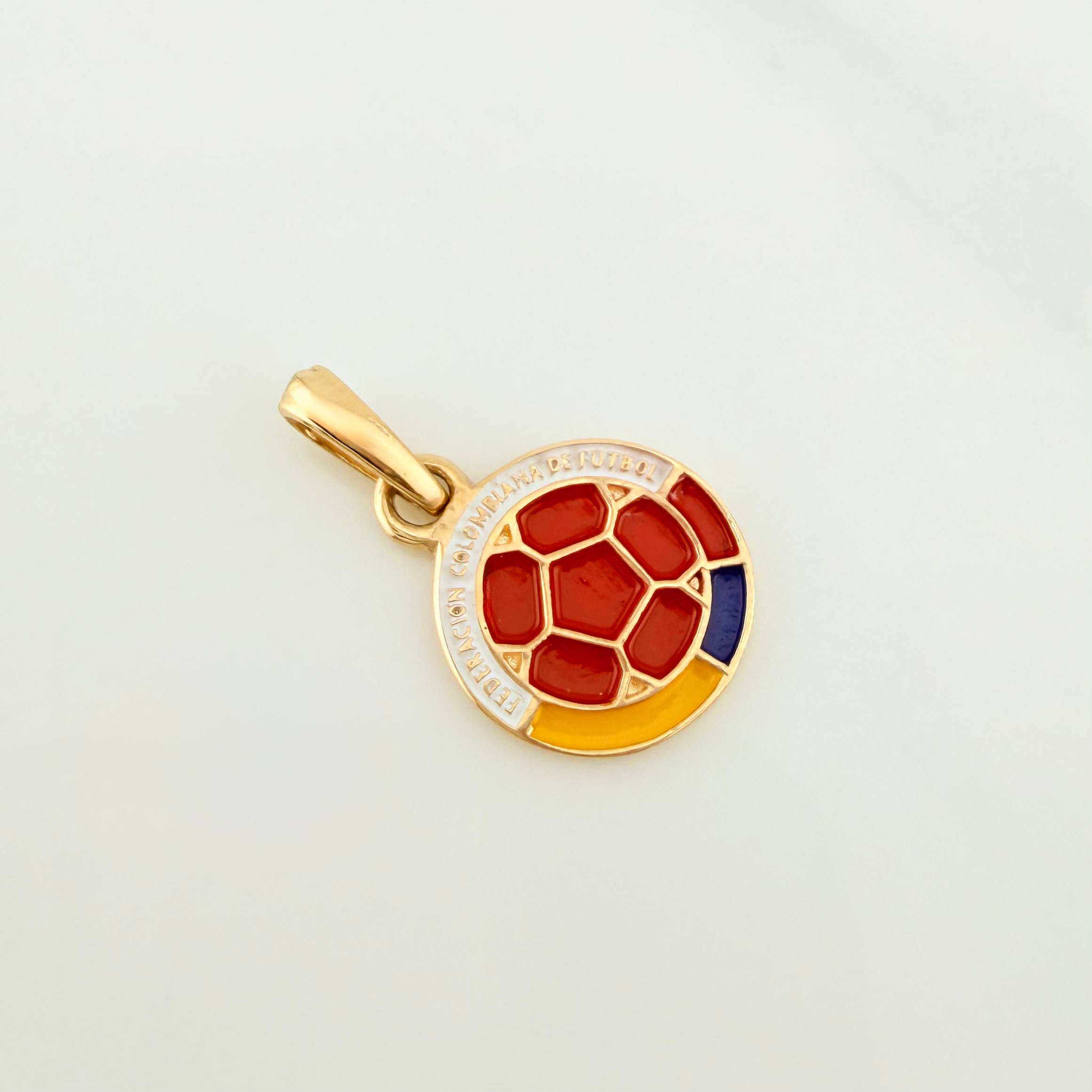 Dije Escudo Selección 1.15g / 2cm Oro Amarillo 18K