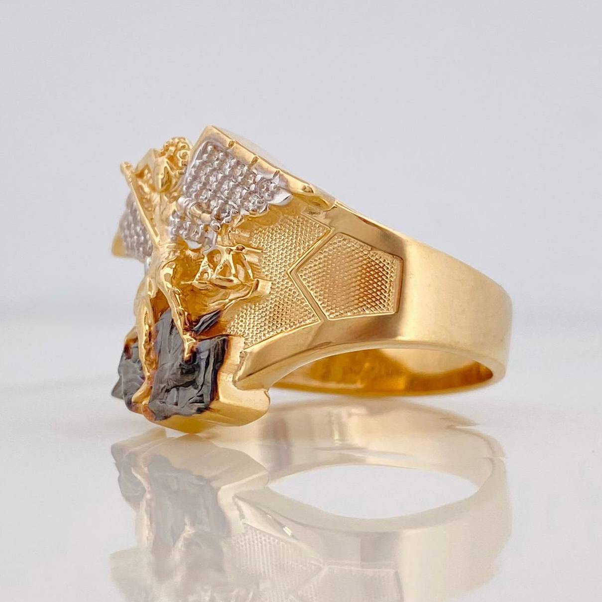 Anillo San Miguel Arcángel 10.1g / T10 3/4 Tres Oros 18K