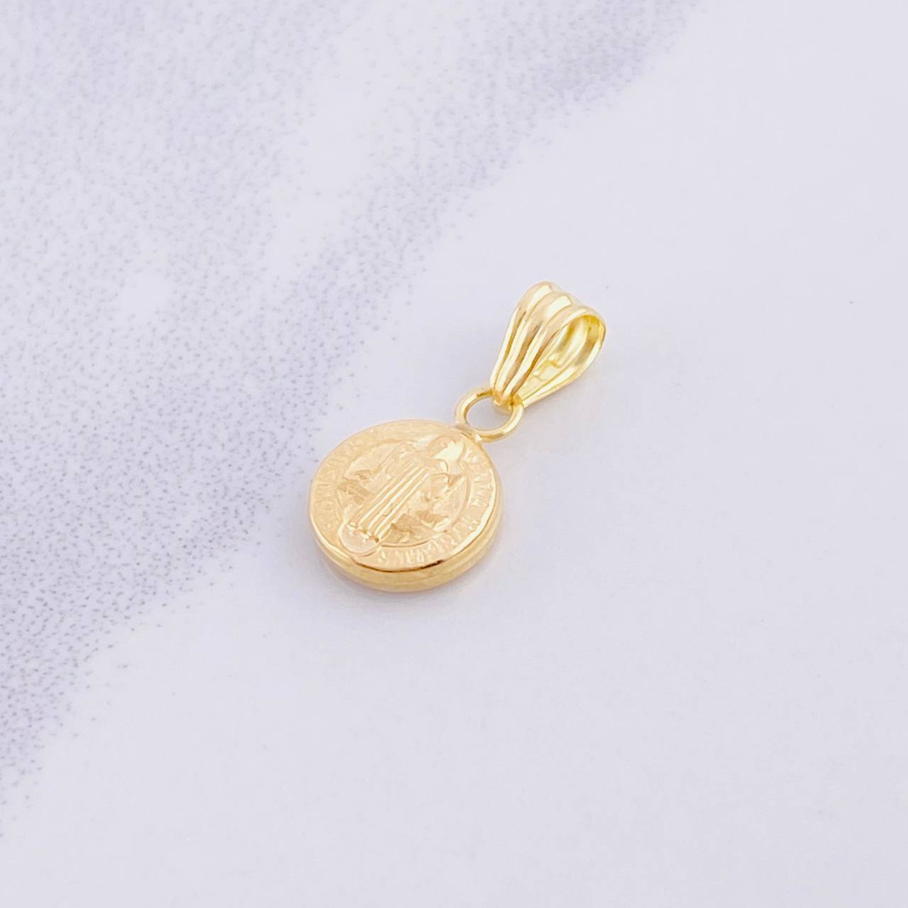 Dije San Benito 0.45g / 1.6cm Oro Amarillo 18K