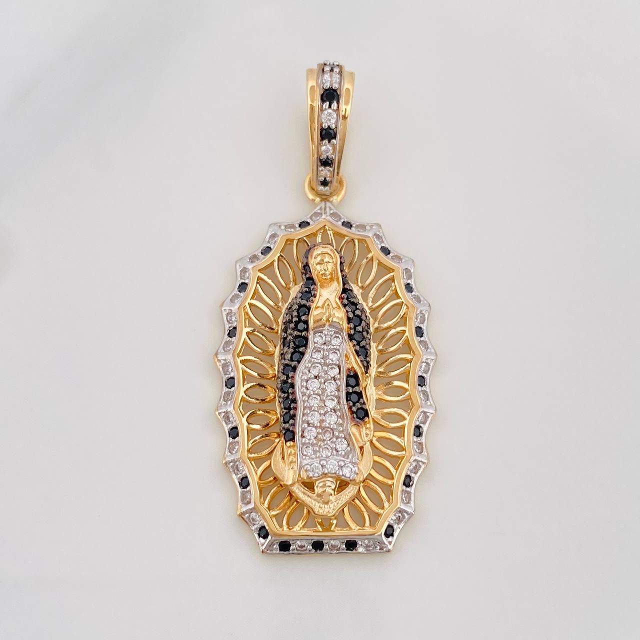Dije Virgen Guadalupe 6g / 4.1cm Tres Oros 18K