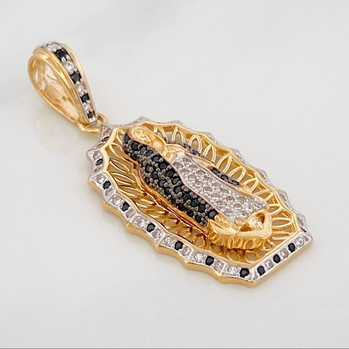 Dije Virgen Guadalupe 6g / 4.1cm Tres Oros 18K