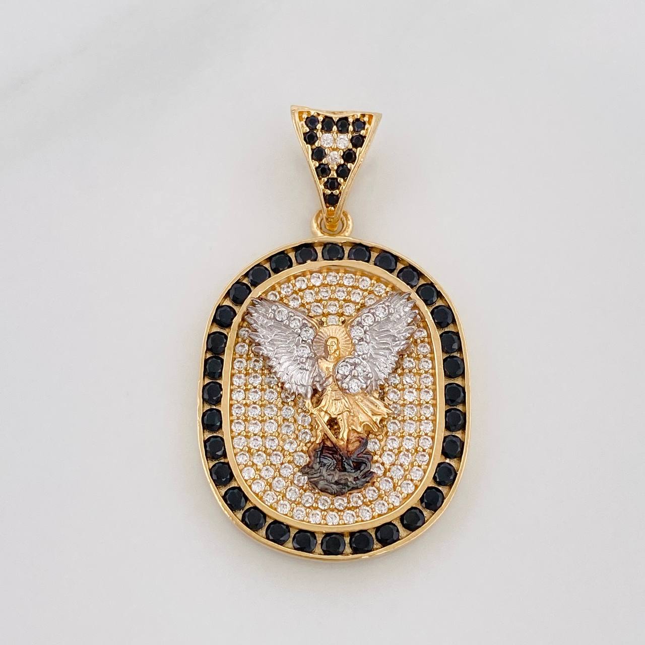 Dije San Miguel Arcángel 6.25g / 3.4cm Tres Oros 18K