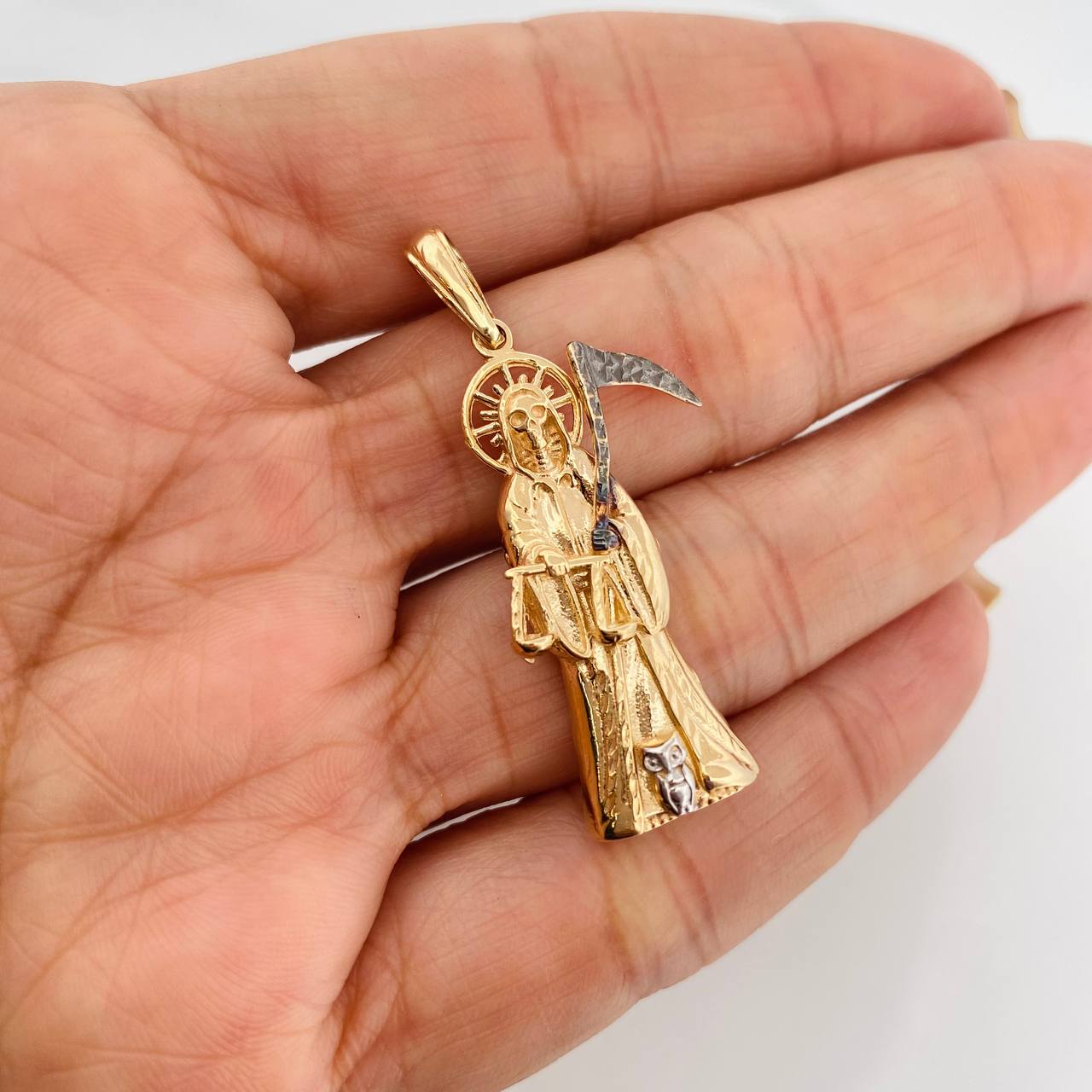 Dije Santa Muerte 5.8g / 4.5cm Tres Oros 18K