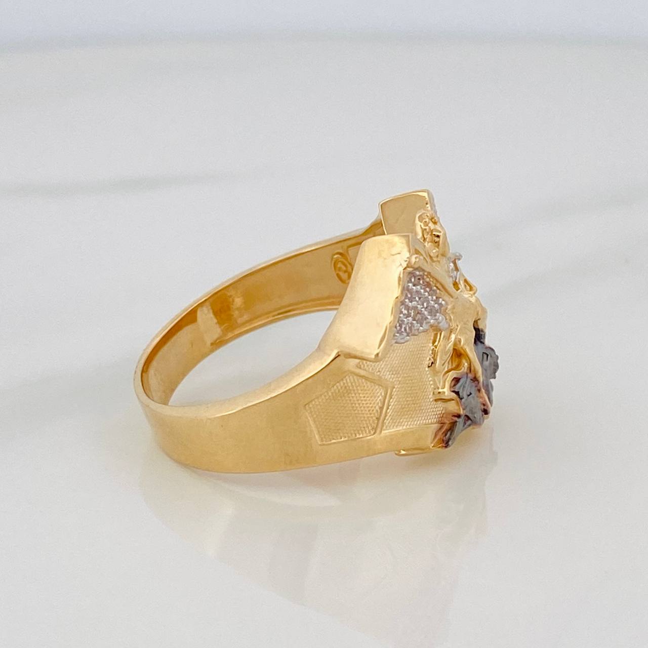 Anillo San Miguel Arcángel 10.1g / T10 3/4 Tres Oros 18K