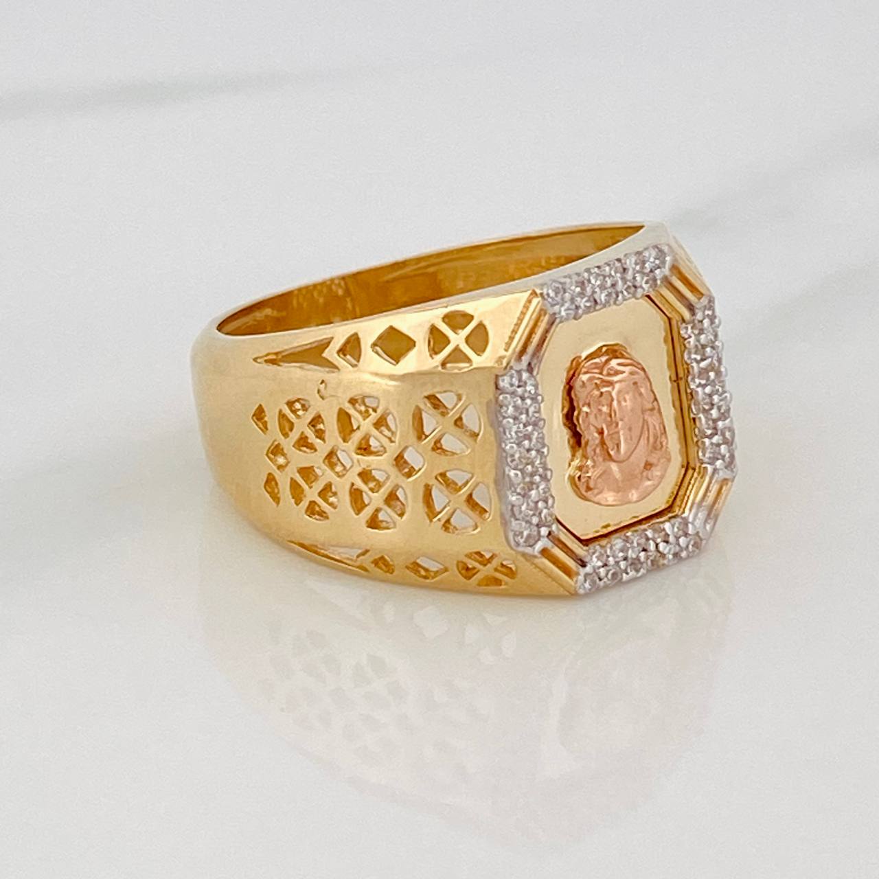 Anillo Rostro Cristo 8.15g / T9 3/4 Tres Oros 18K