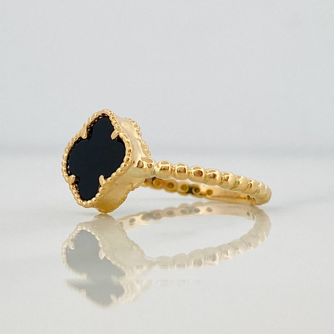 Anillo Trebol 1.95g / T6 Oro Amarillo 18K