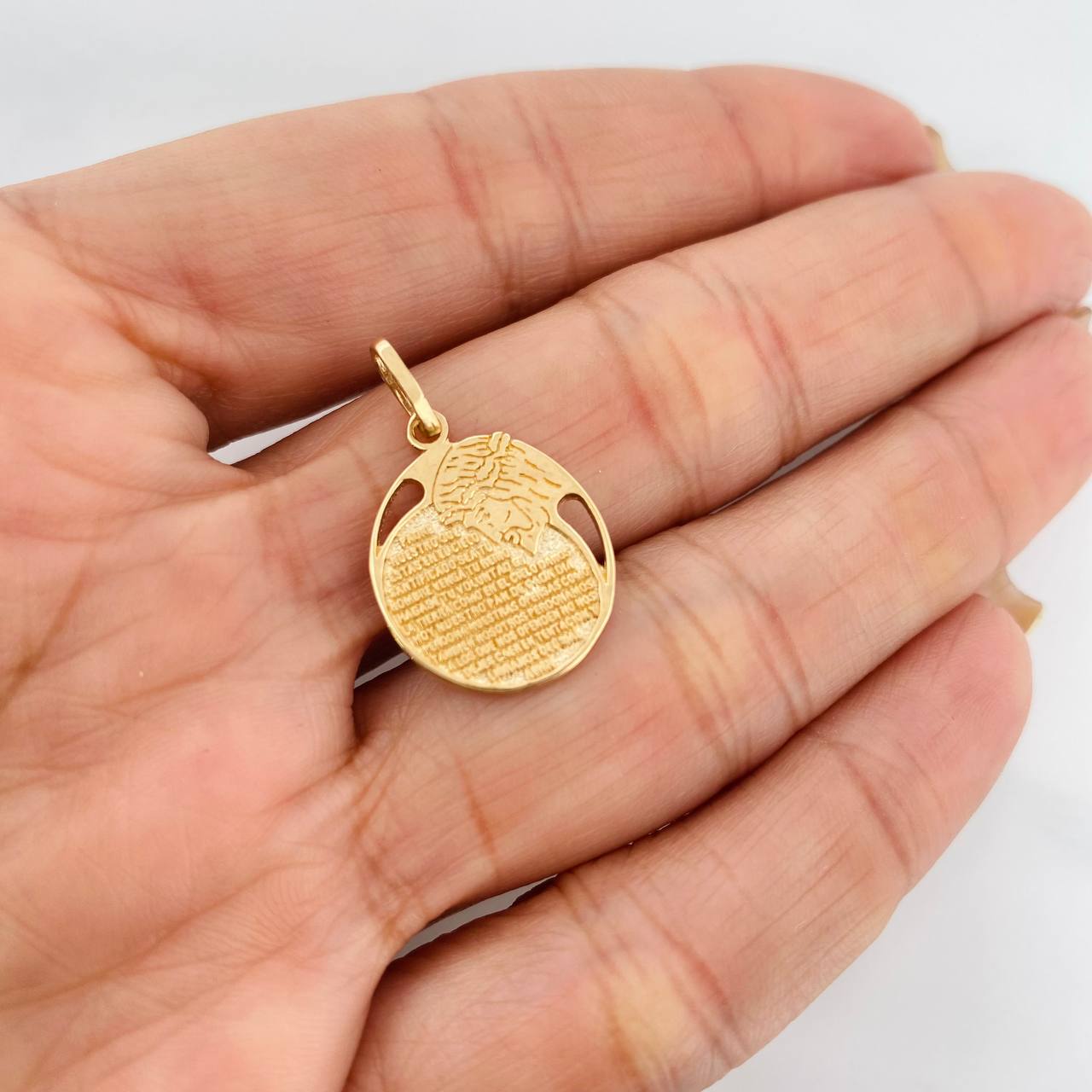 Dije Padre Nuestro 2.35g / 2.05cm Oro Amarillo 18K