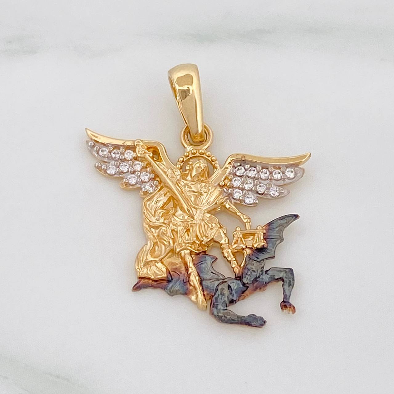Dije Arcangel San Miguel 2.85g / 2.05cm Tres Oros 18K