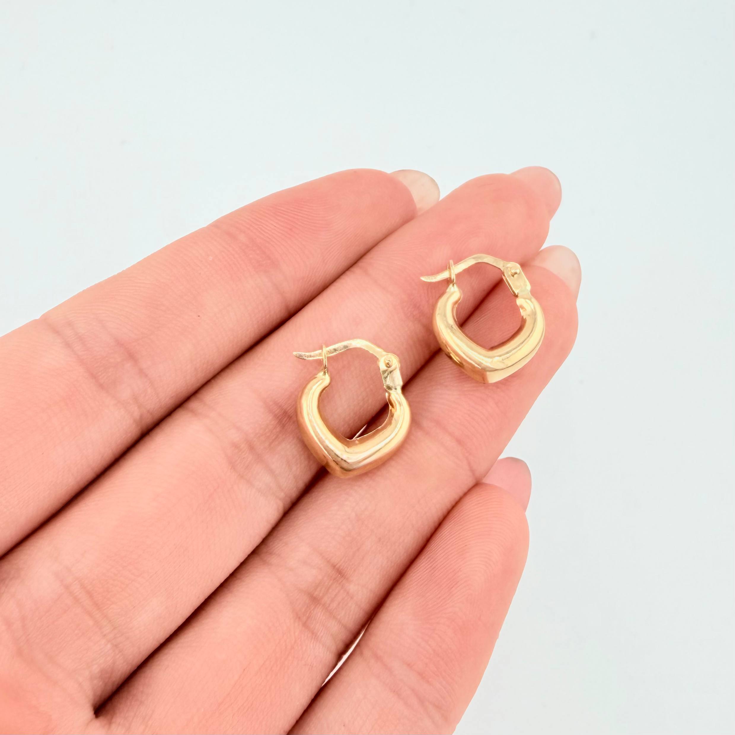 Candongas Corazon Liso 1.1gr / 1.5cm / Oro Amarillo 18K