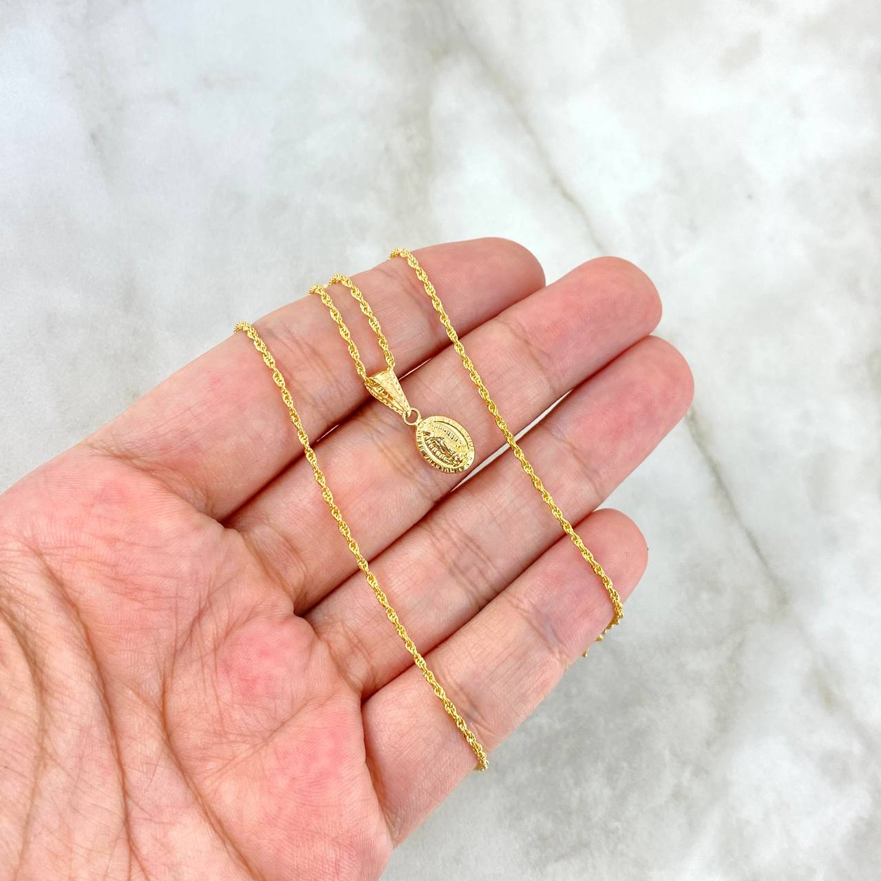 Cadena Lazo 0.95 / 50cm + Dije Virgen Guadalupe 0.45cm / 1.8cm Oro Amarillo (Oferta) *