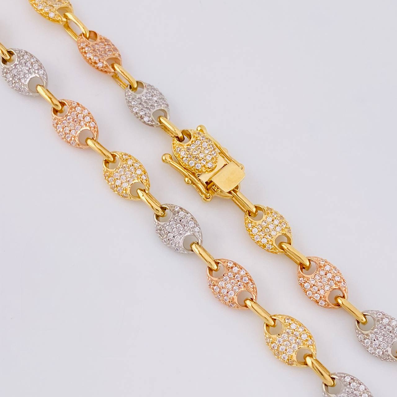 Cadena GC 30g / 46.4cm / 7mm Tres Oros 18K