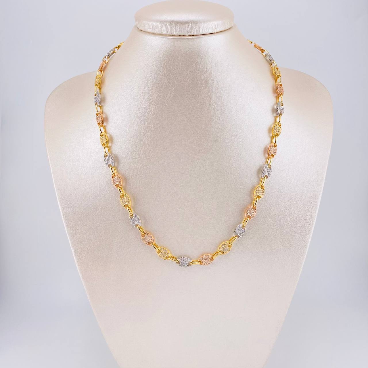 Cadena GC 30g / 46.4cm / 7mm Tres Oros 18K