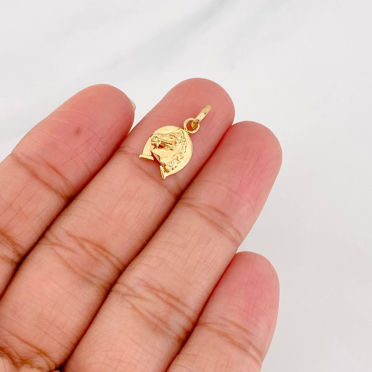 Dije Herradura Caballo 0.95g / 2.7cm Oro Amarillo 18K