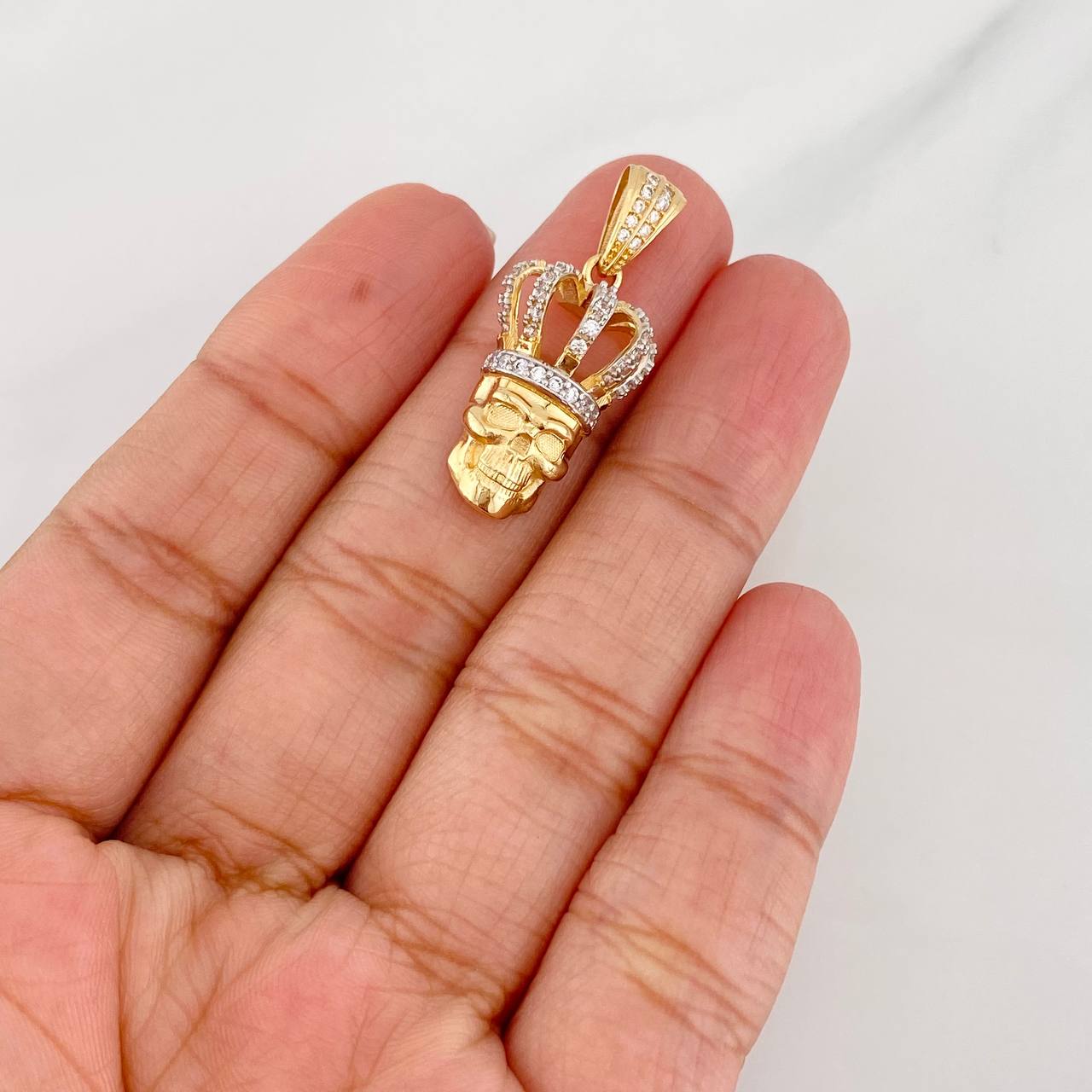 Dije Calavera Corona 4.2g / 3cm Dos Oros Amarillo Blanco 18K