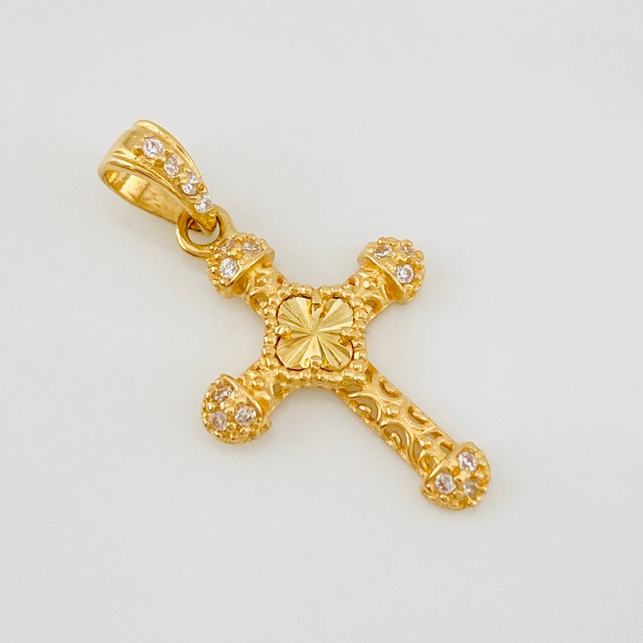 Dije Cruz Trébol 1.25g / 2.4cm Oro Amarillo 18K