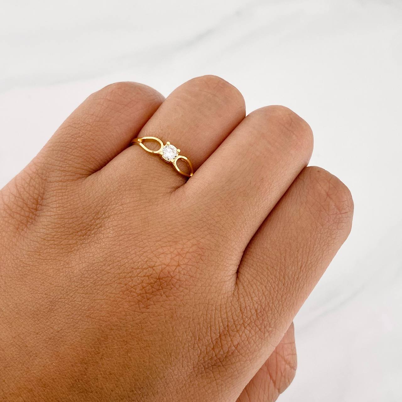 Anillo Solitario Gota 1.2g / T5 1/2 Oro Amarillo 18K