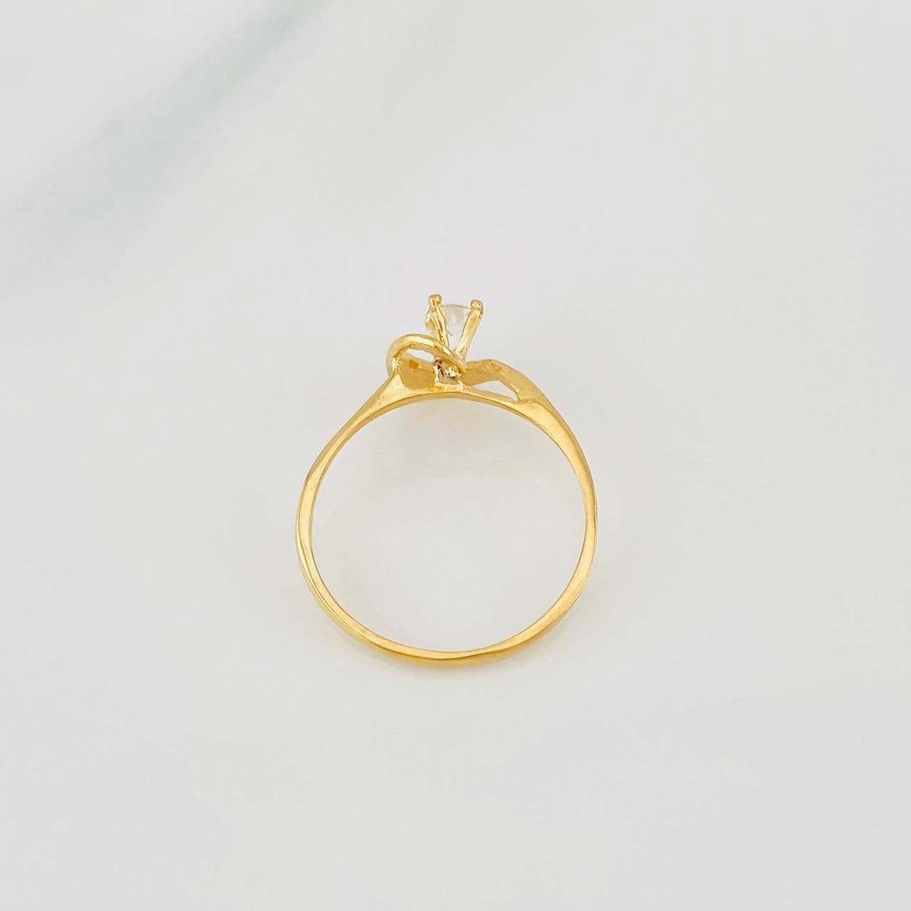 Anillo Solitario Ola 1.5g / T7 3/4 Oro Amarillo 18K