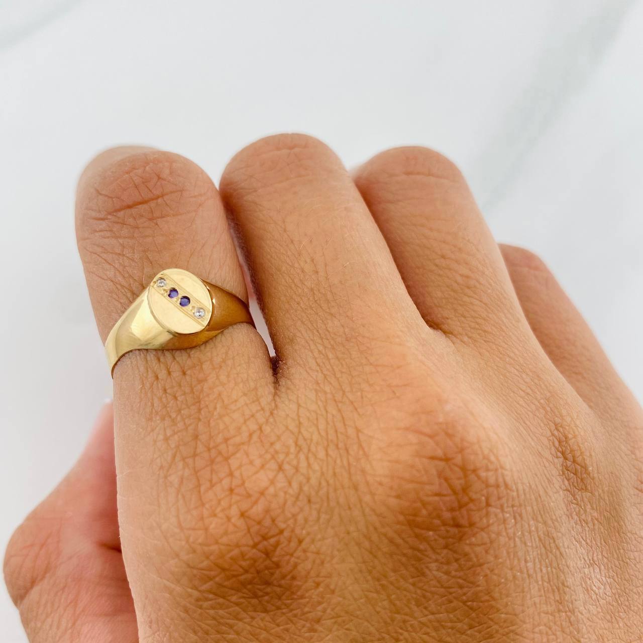 Anillo Sello Ovalado 1.6g / T8 1/4 Oro Amarillo 18K