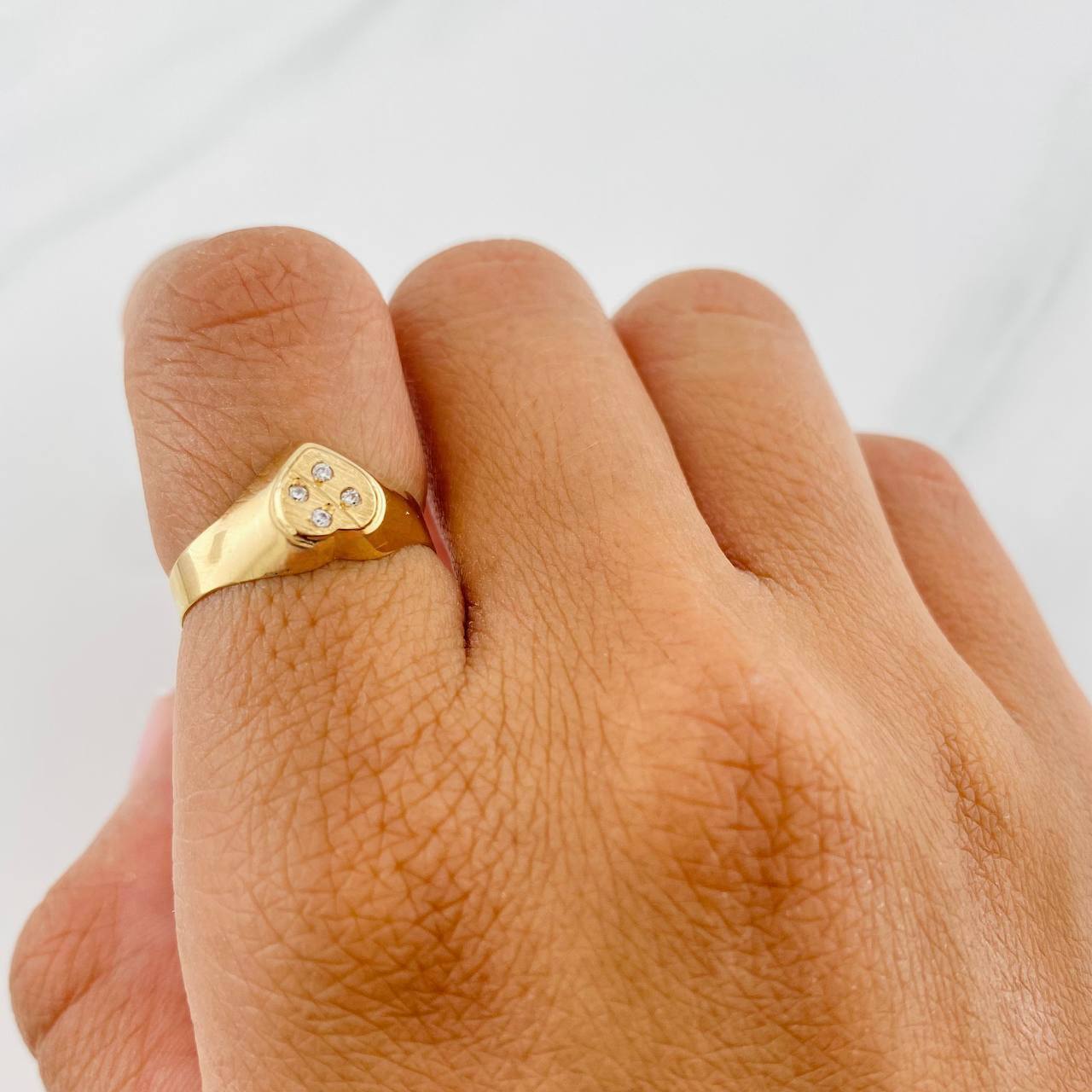 Anillo Sello Corazon 1.4g / T7 Oro Amarillo 18K