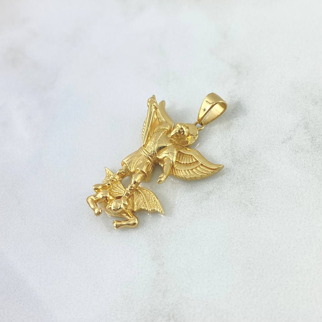 Dije San Miguel Arcángel 4.85gr / 3.5cm / Oro Amarillo +4 ©