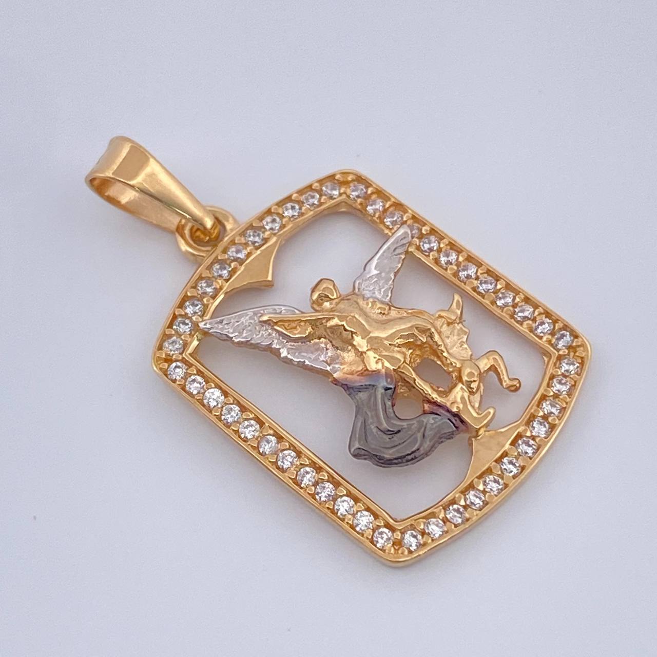 Dije San Miguel Arcangel 2gr / 2.5cm / Tres Oros 18K &