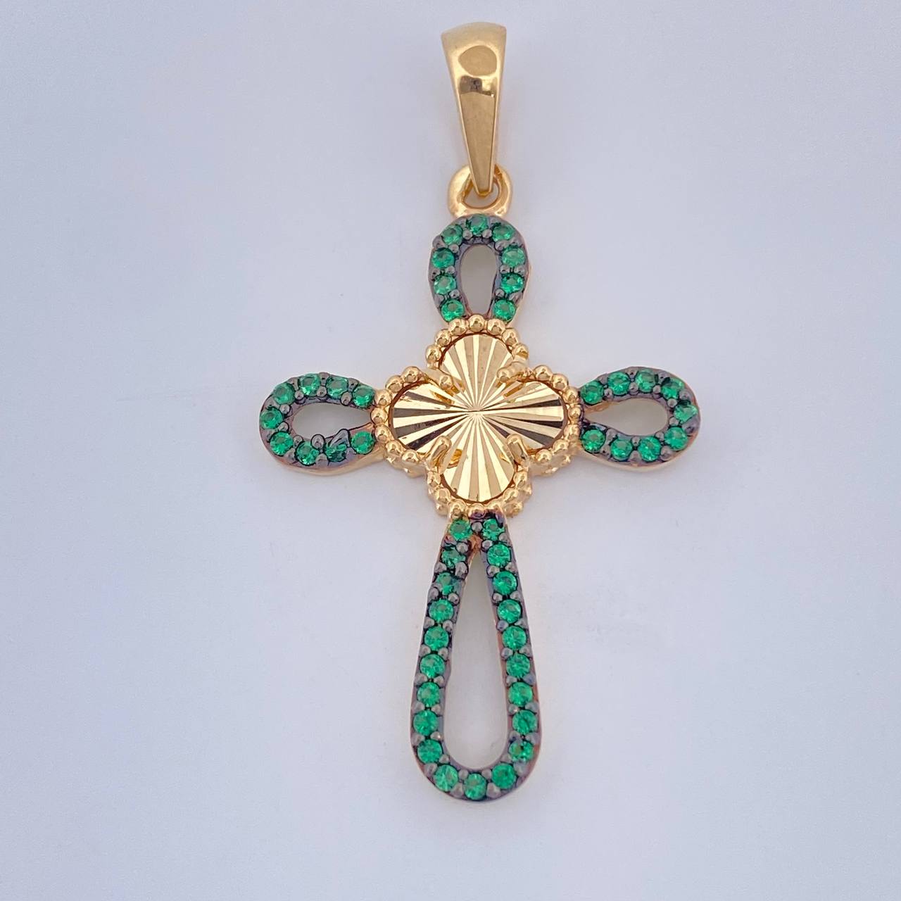 Dije Cruz Trebol 2gr / 3.5cm / Dos Oros Amarillo Negro 18K &