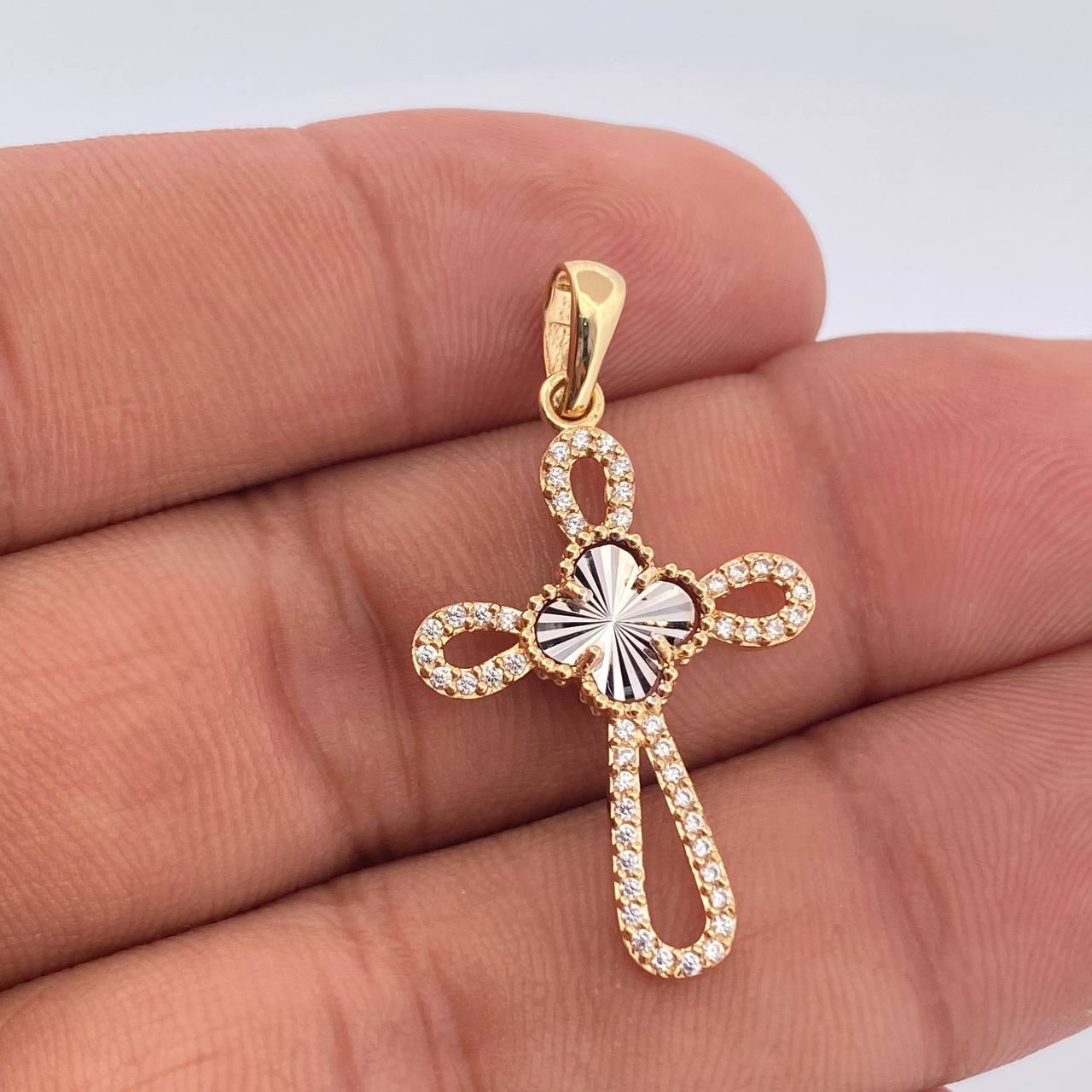 Dije Cruz Trebol 2.2gr / 3.3cm / Dos Oros Amarillo Blanco 18K &