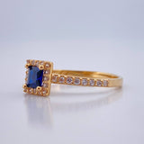 Anillo Halo Cuadrado 2gr / T7 1/4 / Oro Amarillo 18K &
