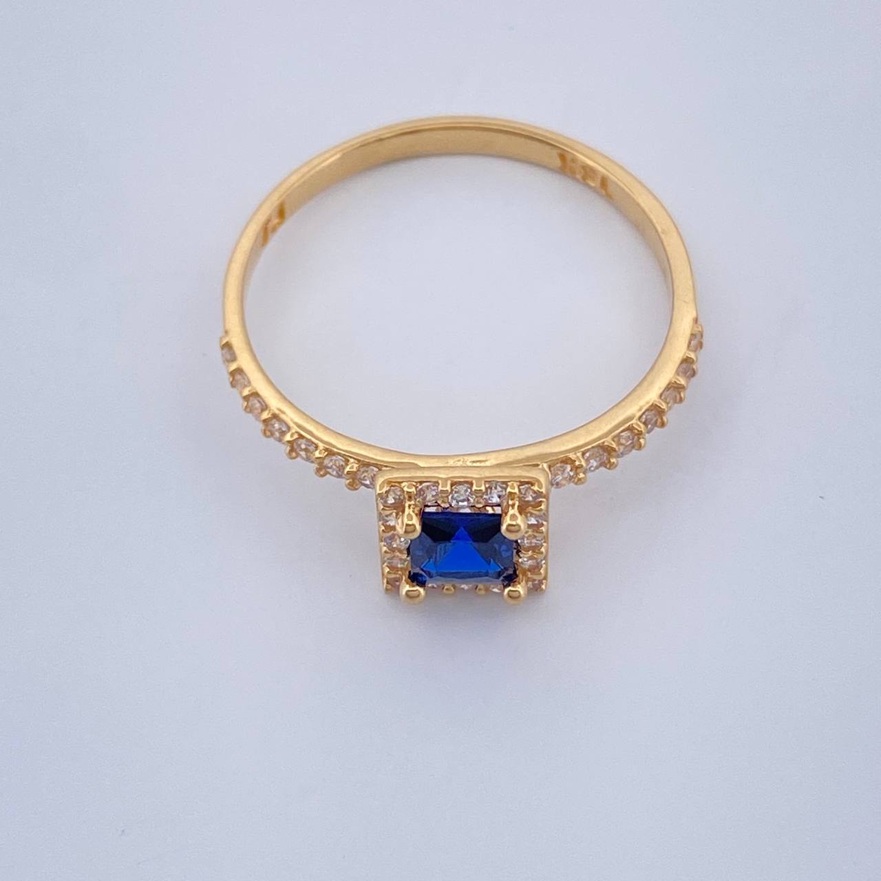 Anillo Halo Cuadrado 2gr / T7 1/4 / Oro Amarillo 18K &