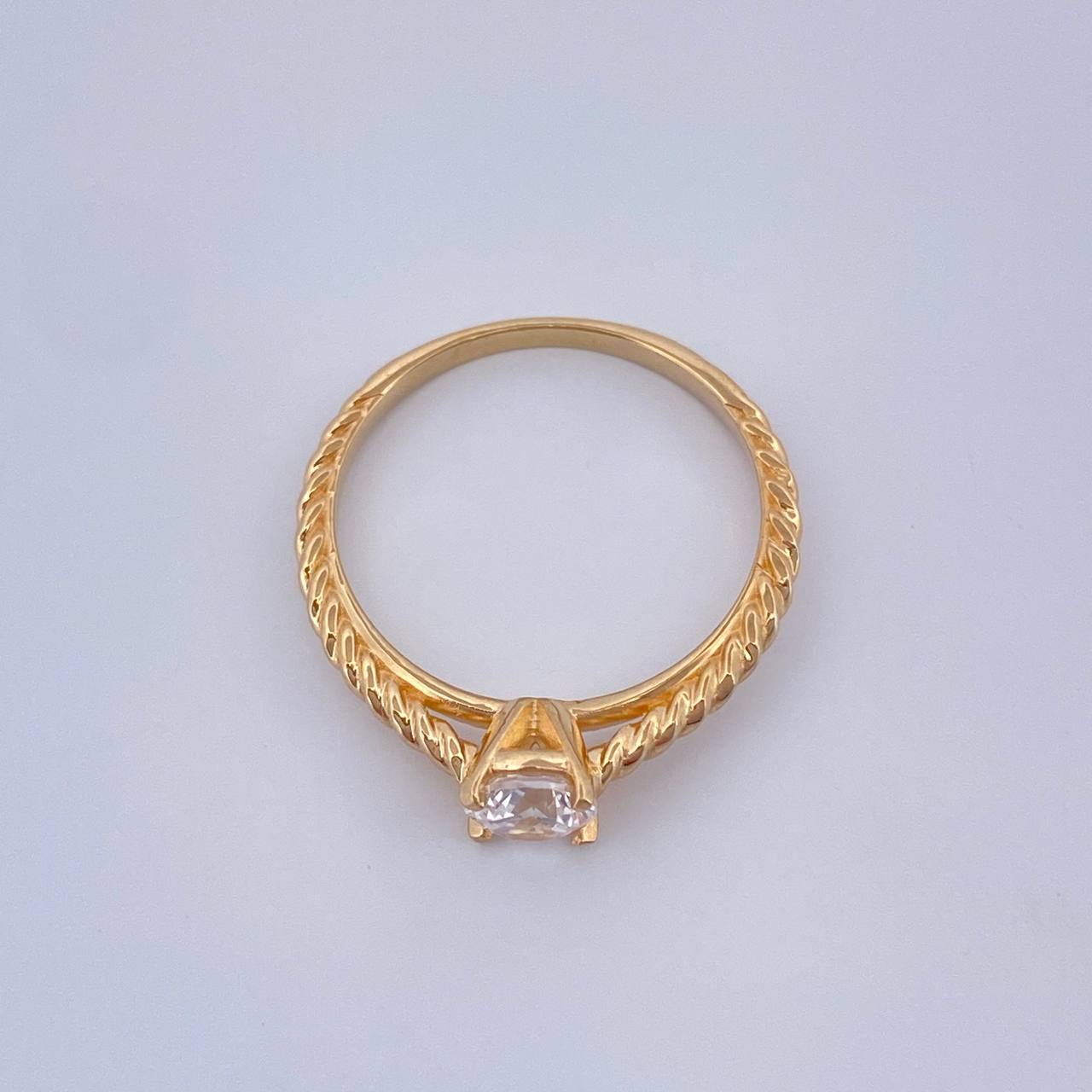 Anillo Solitario Entorchado 2.3gr / T5 3/4 / Oro Amarillo 18K &