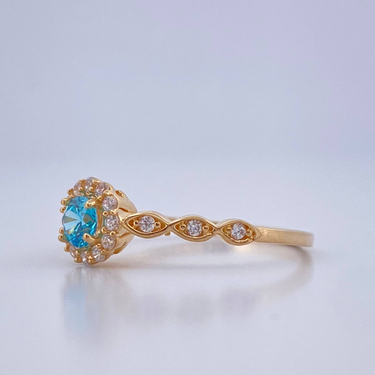 Anillo Halo Ojos 1.85gr / T6 1/2 / Oro Amarillo 18K &