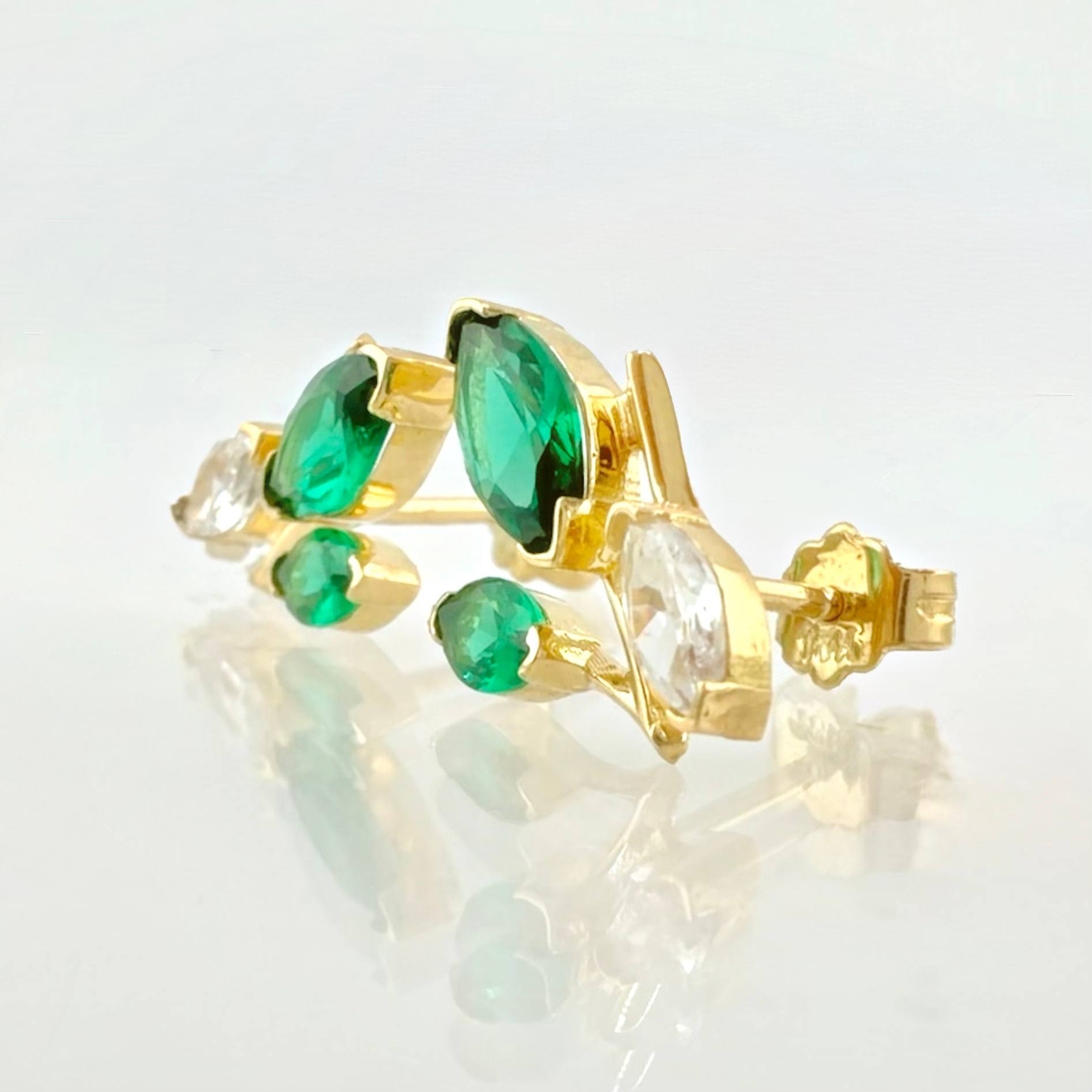 Topos Muerdago Tres Hojas 2.15gr / 1.5cm / Oro Amarillo 18K