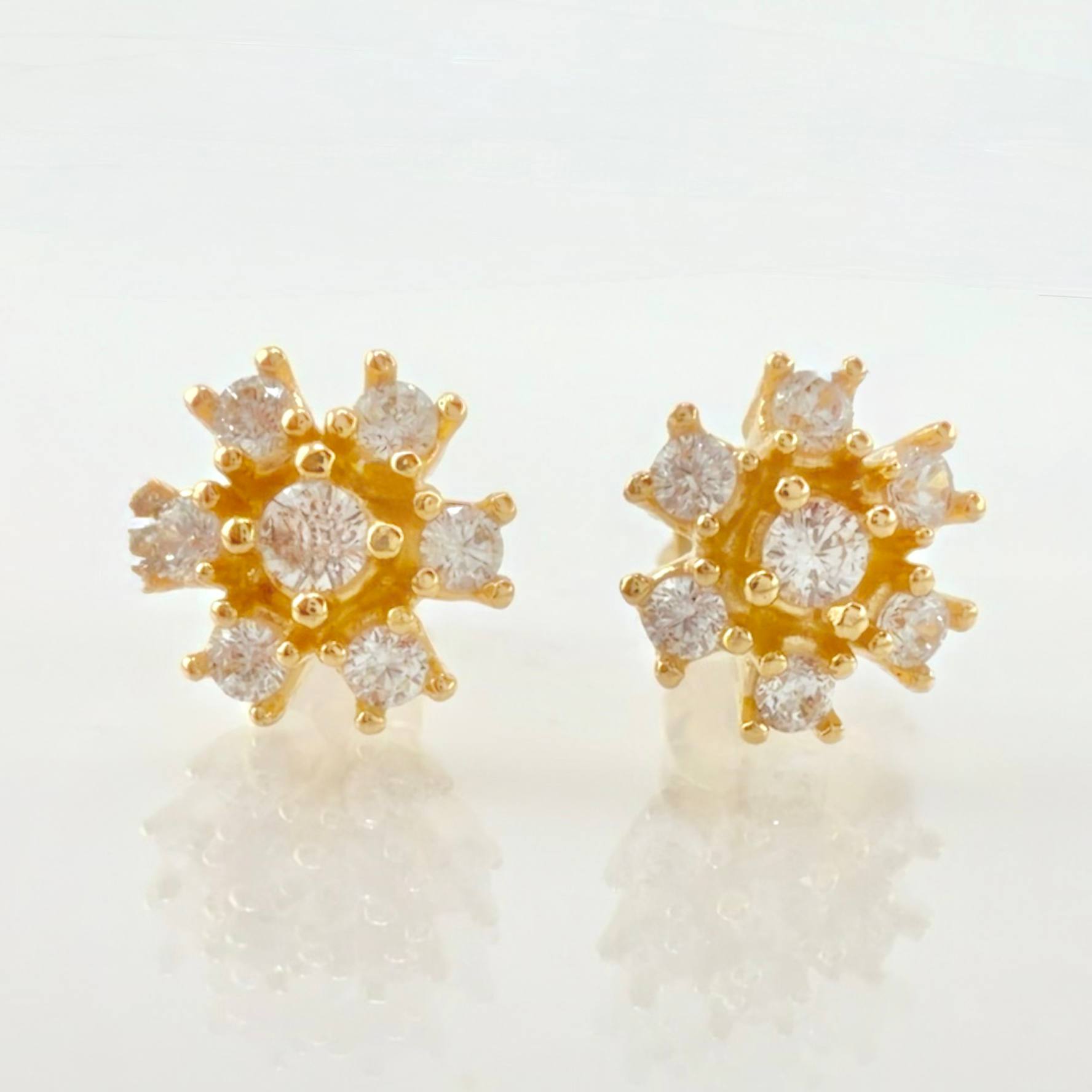 Topos Flor Invernal 2.45gr / 7mm Oro Amarillo 18K
