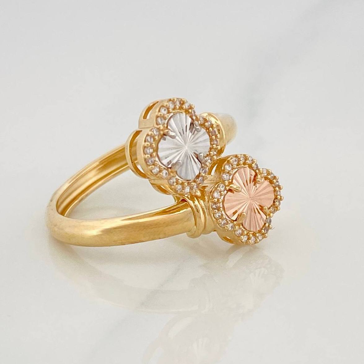 Anillo Trebol 3.5g / T8 3/4 Tres Oros 18K