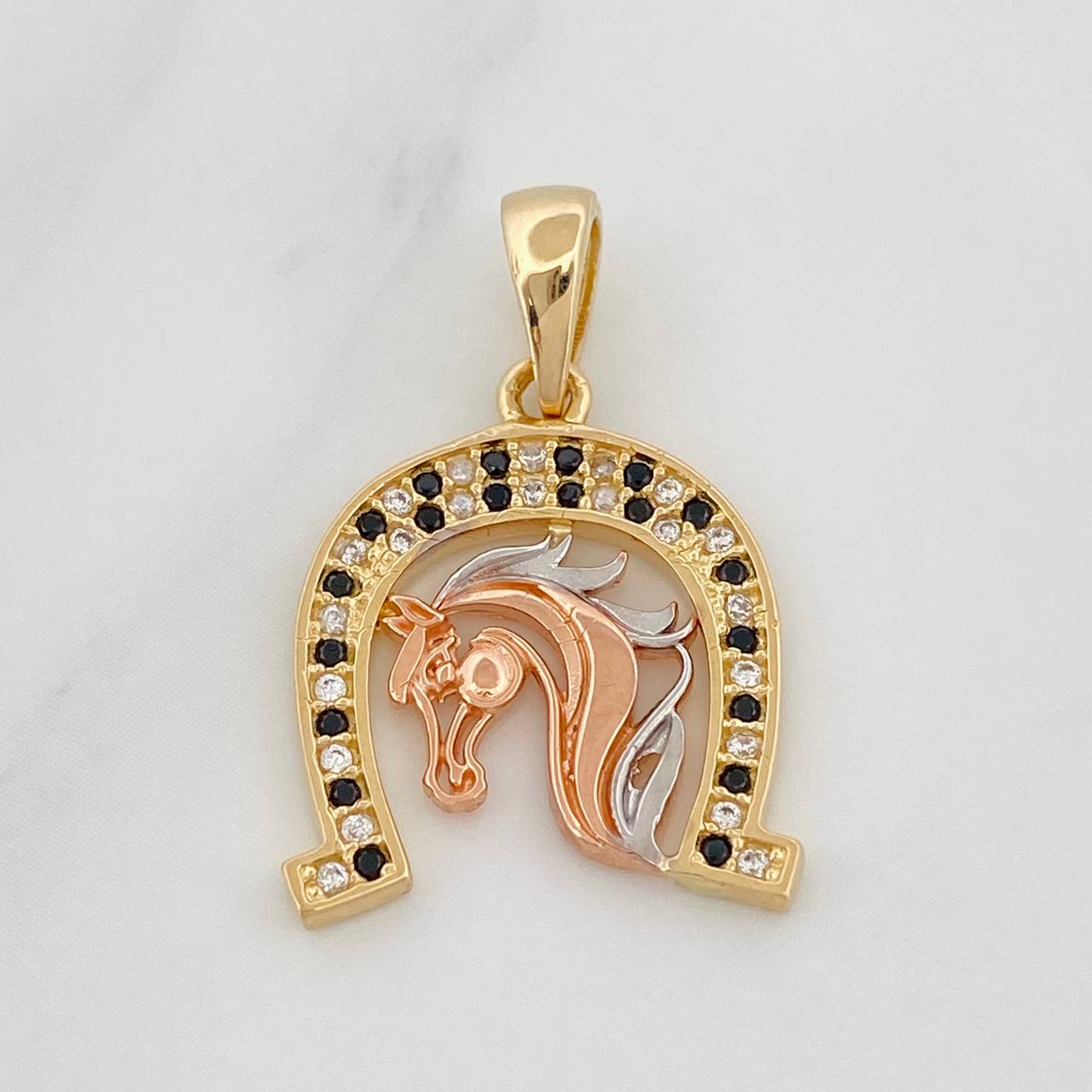 Dije Herradura Caballo 2.8g / 2.3cm Tres Oros 18K