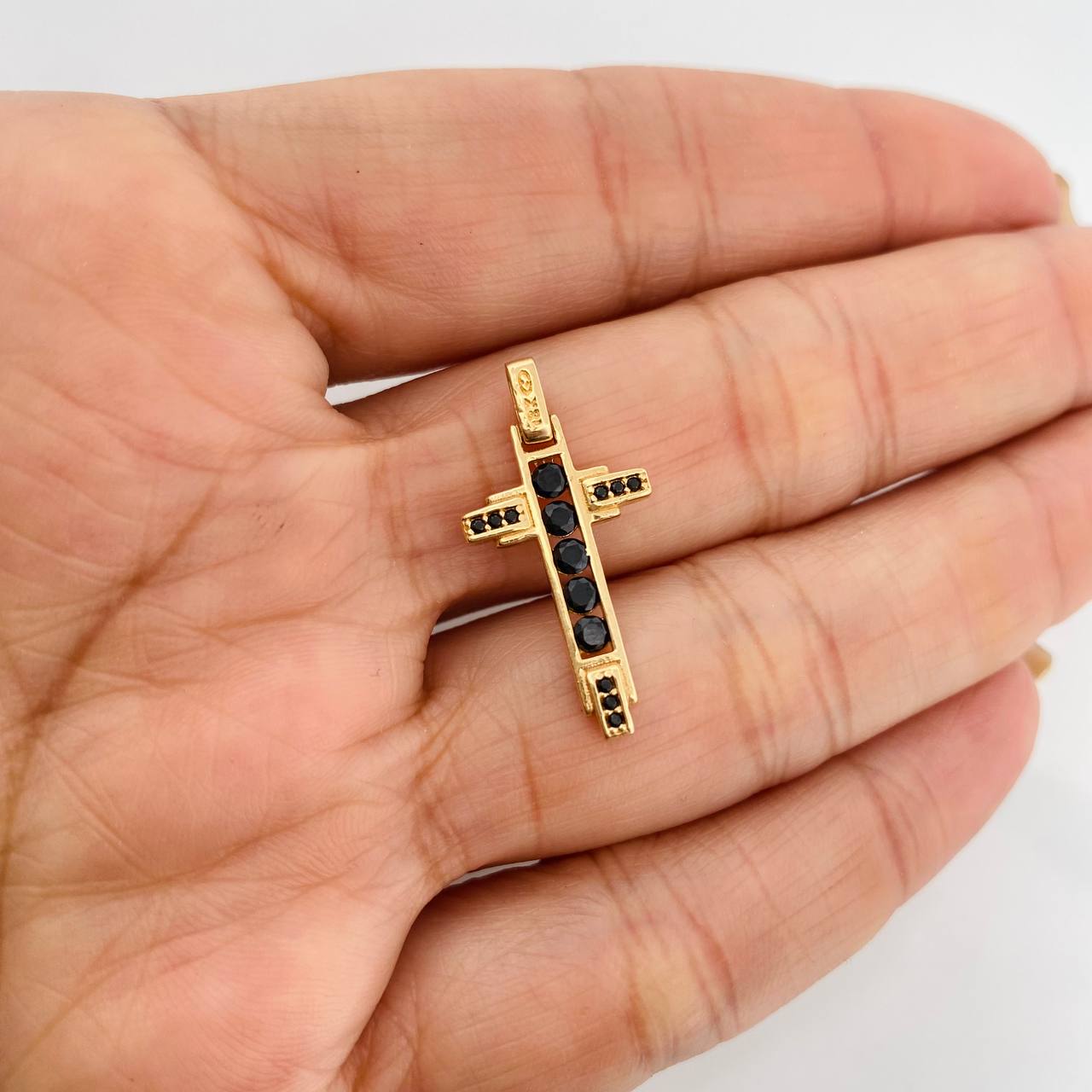 Dije Cruz 1.75g / 2.5cm Oro Amarillo 18K