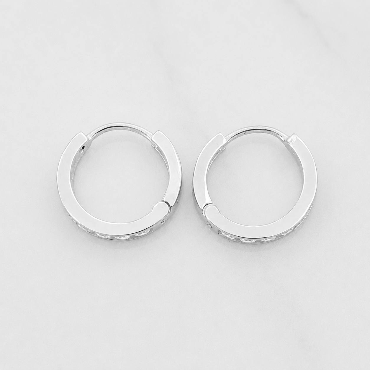 Candongas Carril 1.15g / 1.2cm Oro Blanco 18K