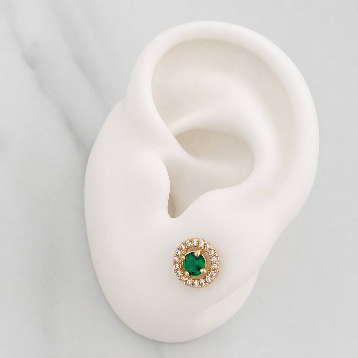 Topos Halo Circulo 2.3g / 8.3mm Oro Amarillo 18K