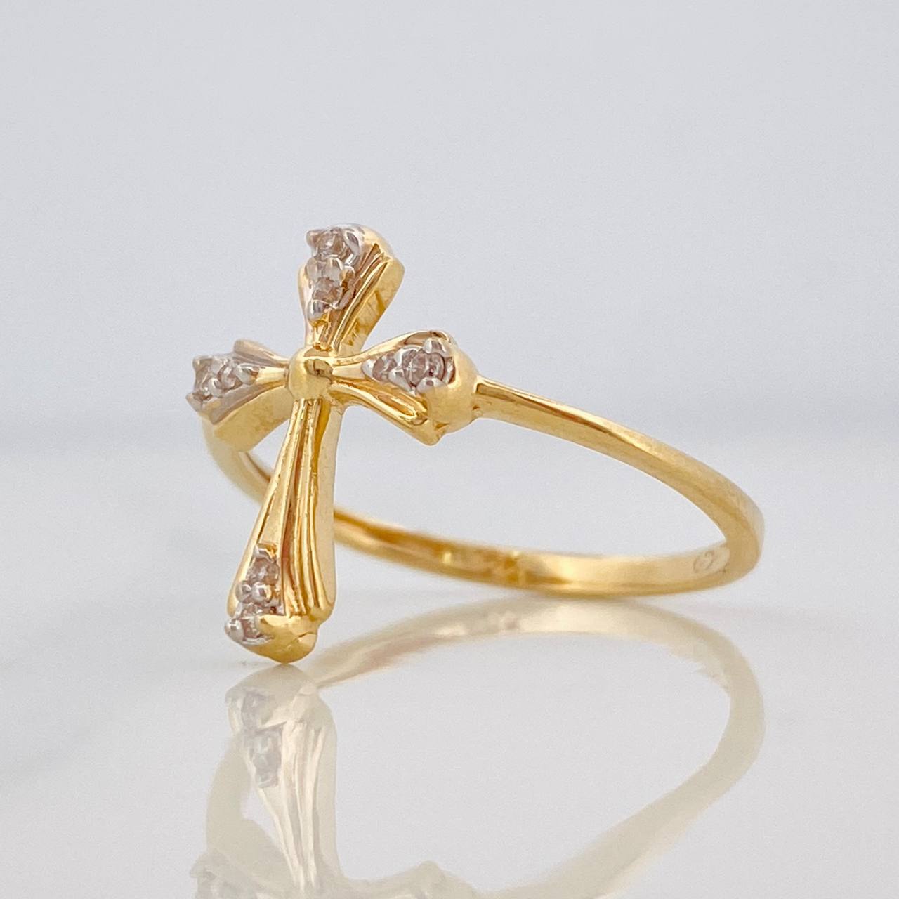 Anillo Cruz 1.9g / T6 3/4 Dos Oros Amarillo Blanco 18K