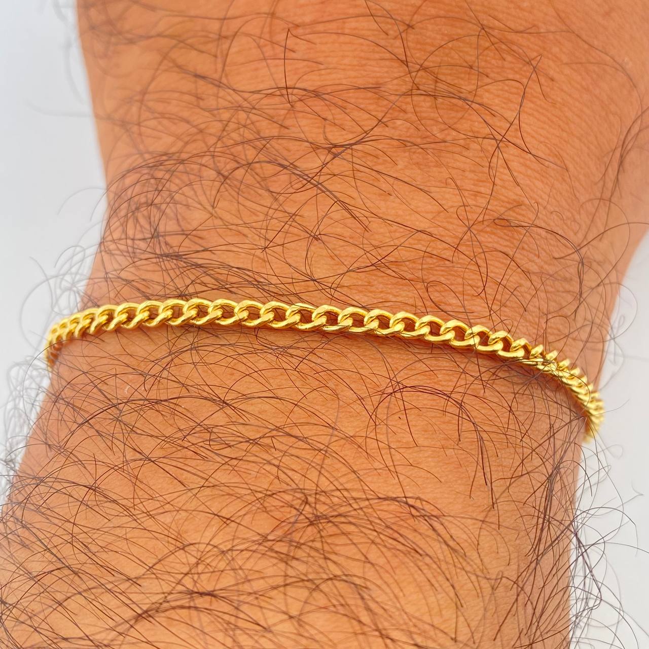Pulso Cubano 3.85gr / 21cm / 4mm Oro Amarillo +1 18K $