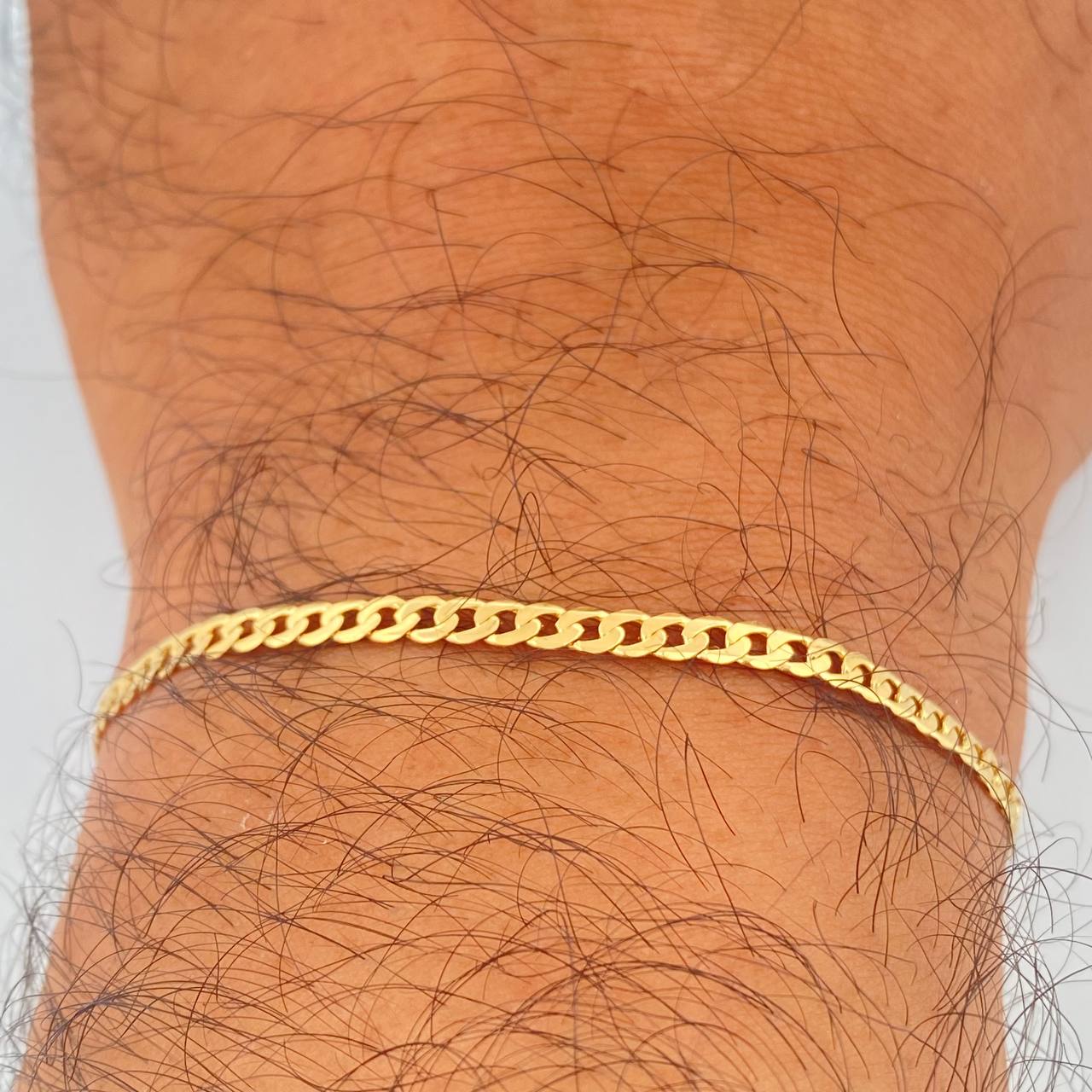 Pulso Cubano 2.85gr / 19.5cm / 4mm Oro Amarillo +1 18K $